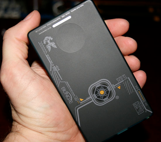 Illustration for article titled First Pics of the Zune Halo 3 Special Edition